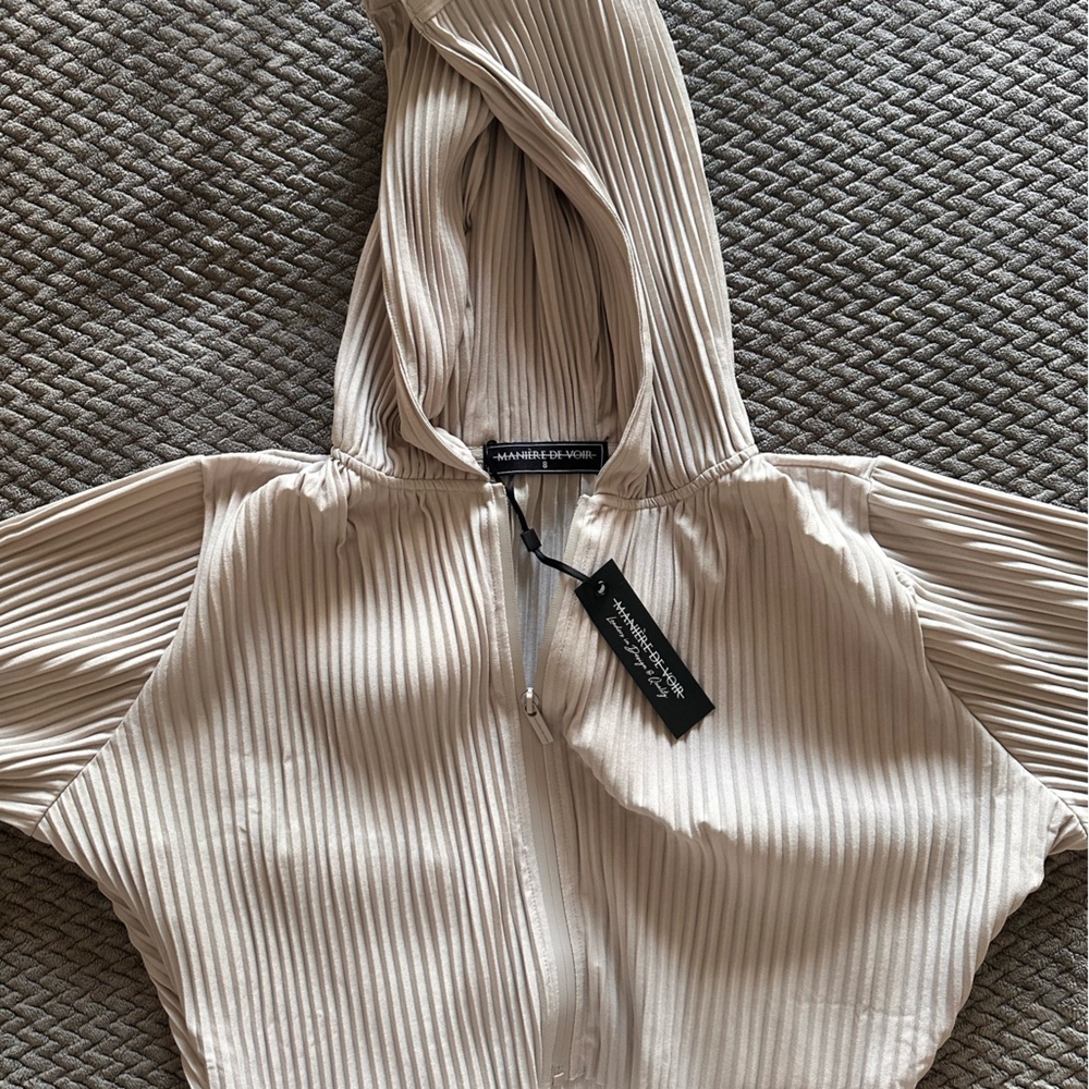 Pleated Zip Hoodie - Iced Gray - Maniere de Voir